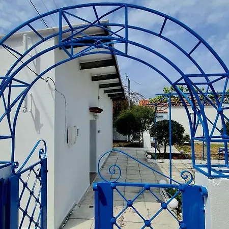 Blue And White بيت للعطل Kremastí